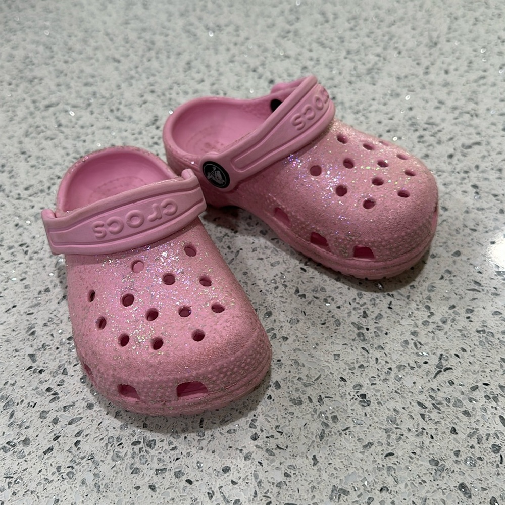 Crocs toddler size 7